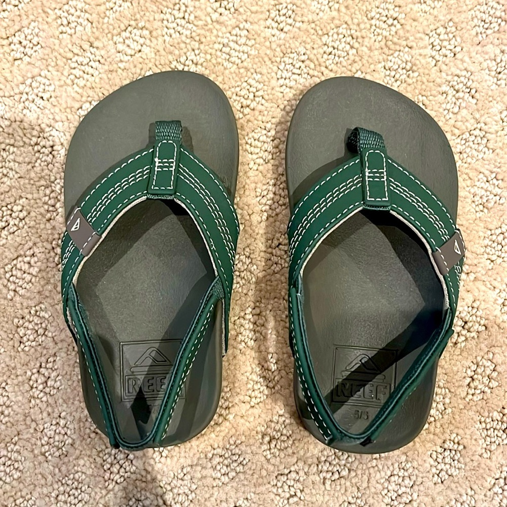 Toddler Boy Reef Sandals, size 5/6, NWOT